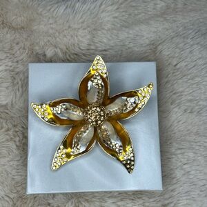 Vintage Avon Gold and Silver Floral Brooch